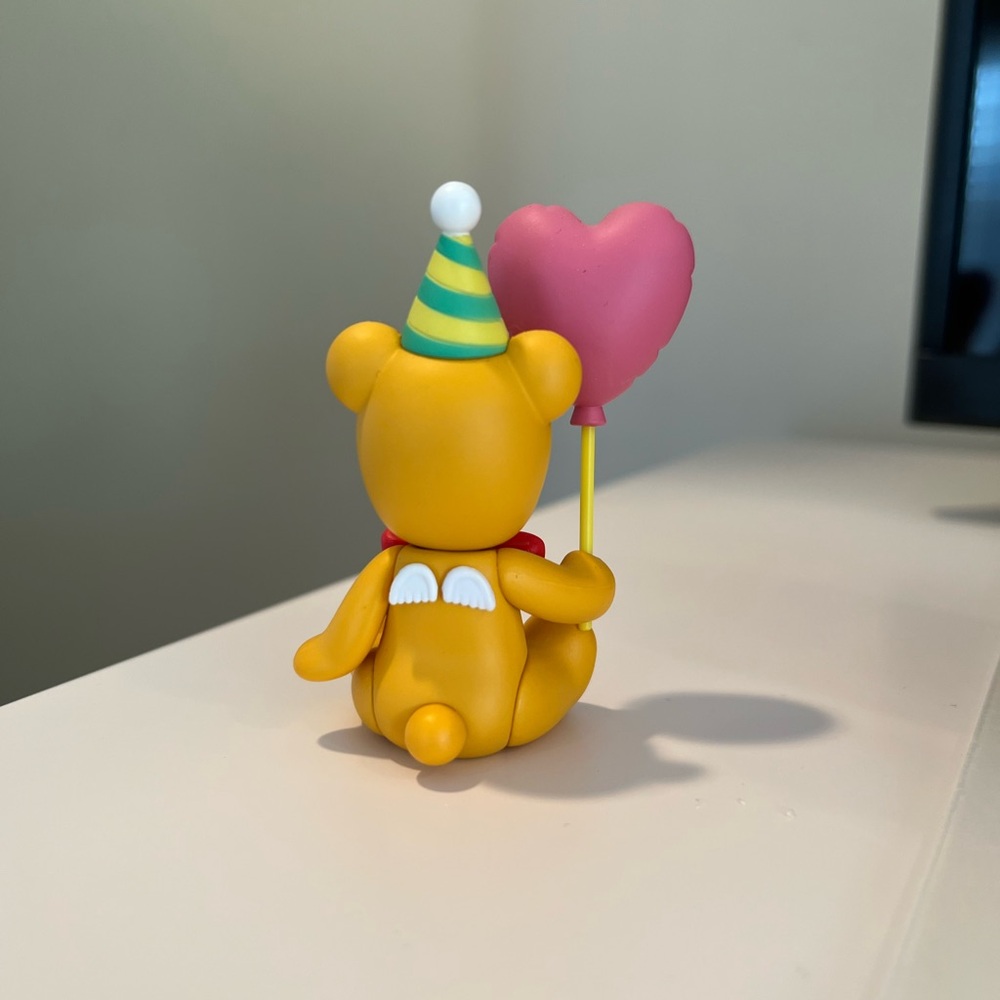Sonny Angel Birthday gift Bear series- heart balloon - Picture 2 of 2